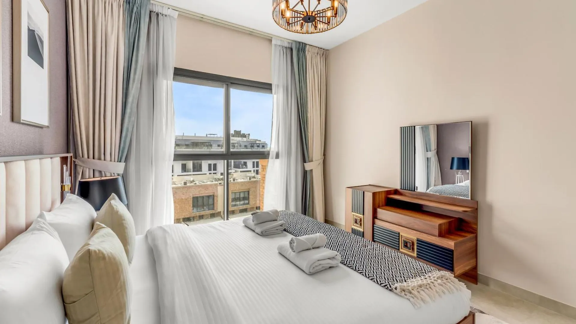 New! Spacious 1Bhk With Maids Room - Jvc Dubai