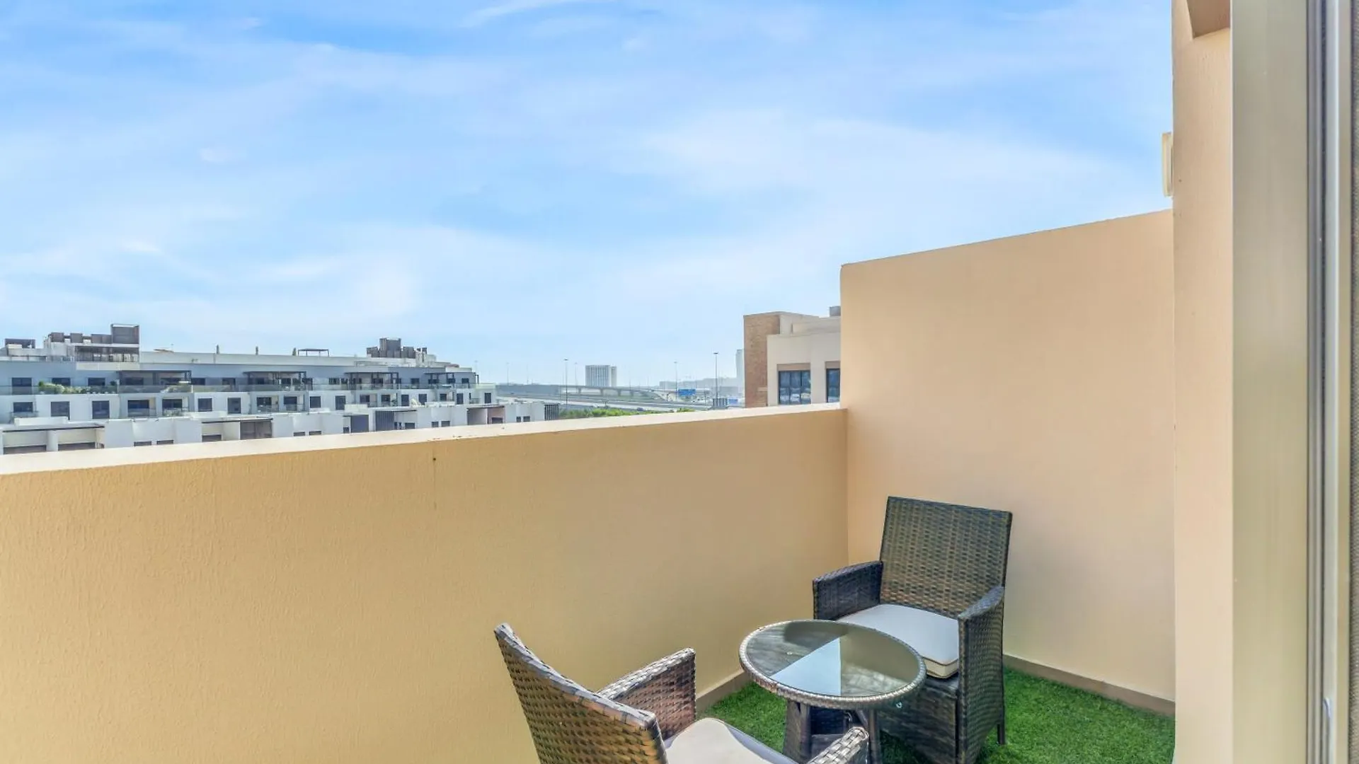 New! Spacious 1Bhk With Maids Room - Jvc Dubai 0*,