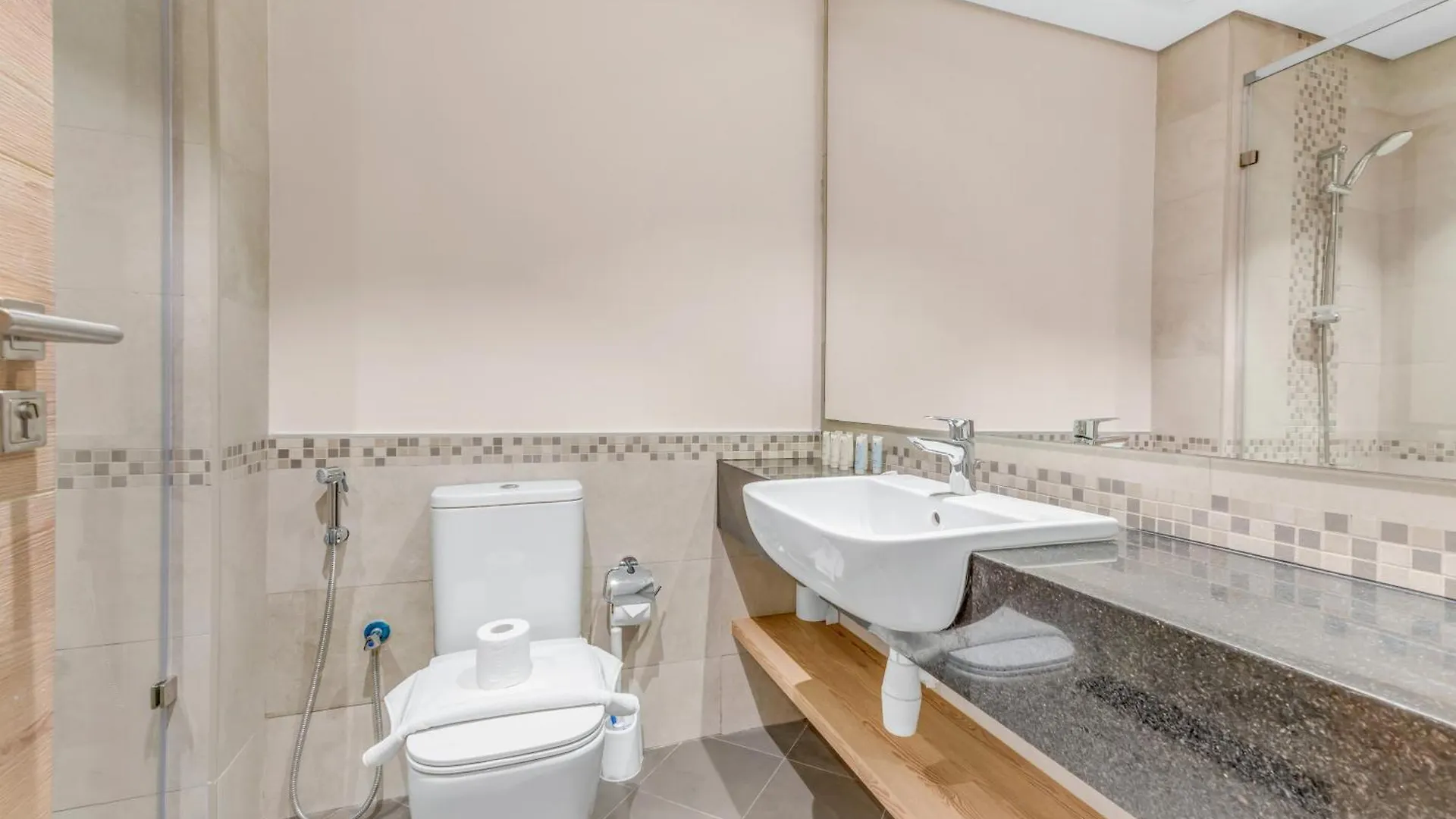 New! Spacious 1Bhk With Maids Room - Jvc Dubai