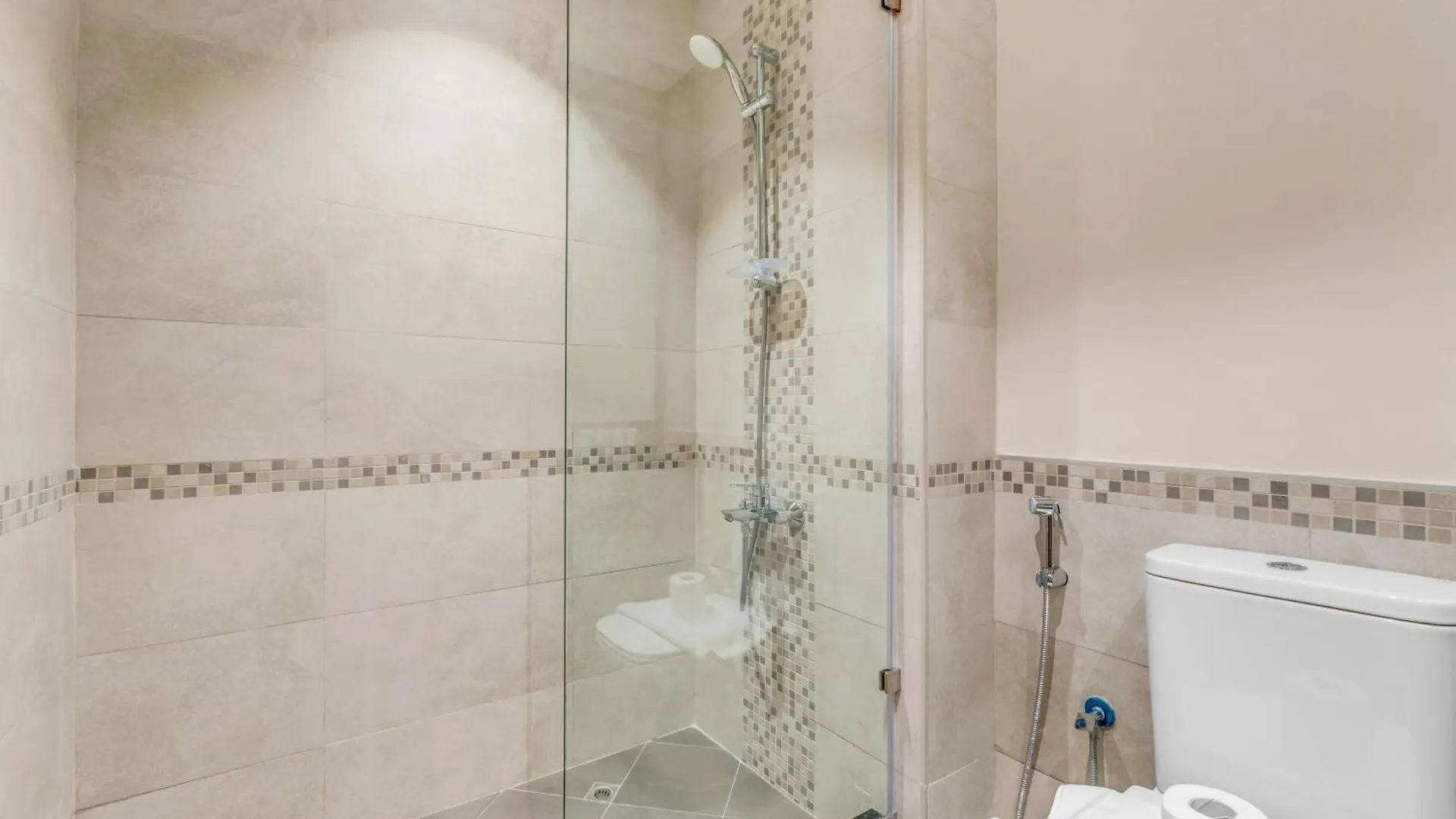 New! Spacious 1Bhk With Maids Room - Jvc Dubaj 0*,